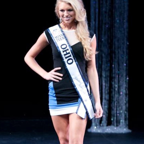 Geometric Arden B Dress - Picture 3 of 5